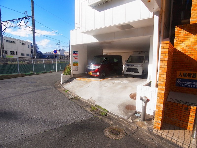 ジュネパレス新松戸第７ 駐車場