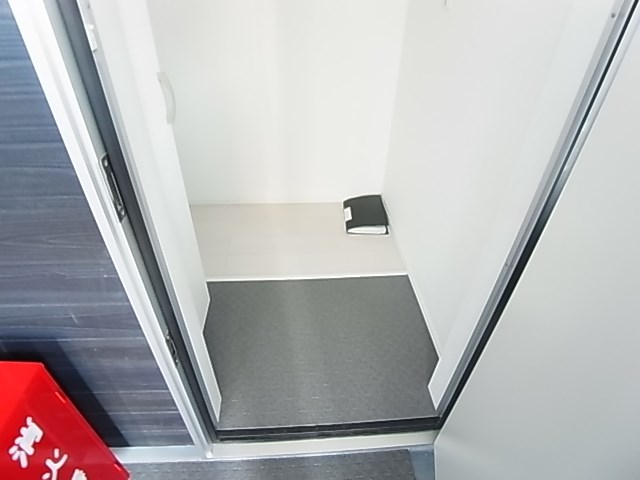 シャーマ北綾瀬 玄関