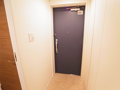 リラヴェールレジデンス 玄関