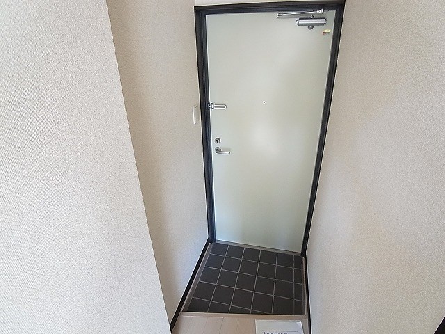 CREW HOUSE 東松戸 玄関