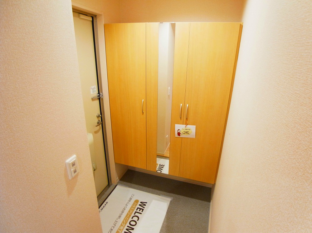 Reale B 玄関