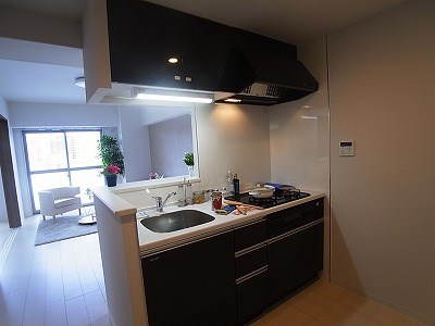 グリュックス　クレー キッチン