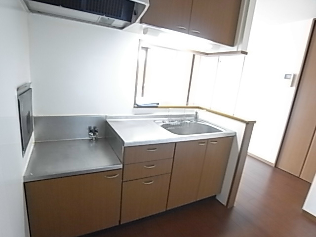 コモド八ヶ崎B キッチン