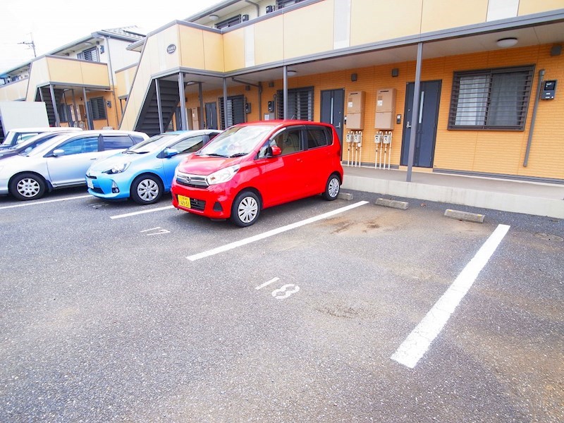 ヴィアノⅡ 駐車場