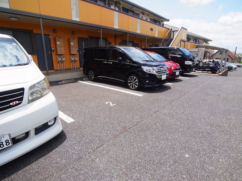 ヴィアノⅡ 駐車場