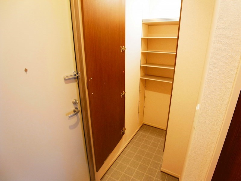 モアニおおたか 玄関