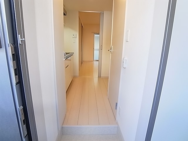 リブリ・Charｍ 玄関