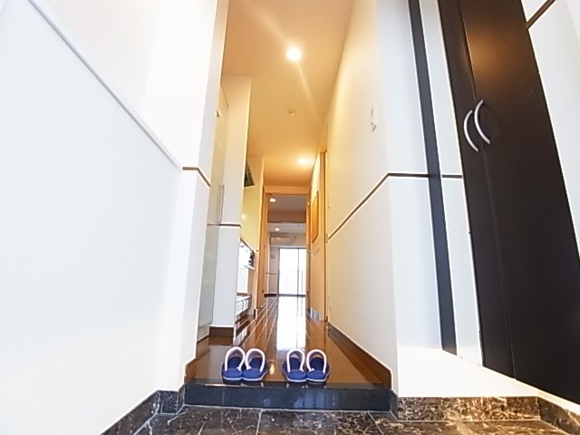 ロイヤルパークスシーサー 玄関