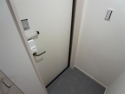 メゾングレース新松戸 玄関