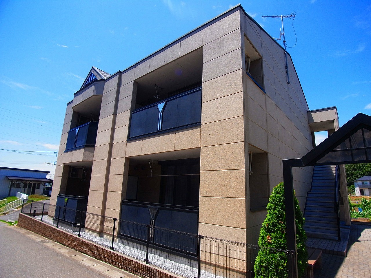 クレメント駒木C 101号室 外観