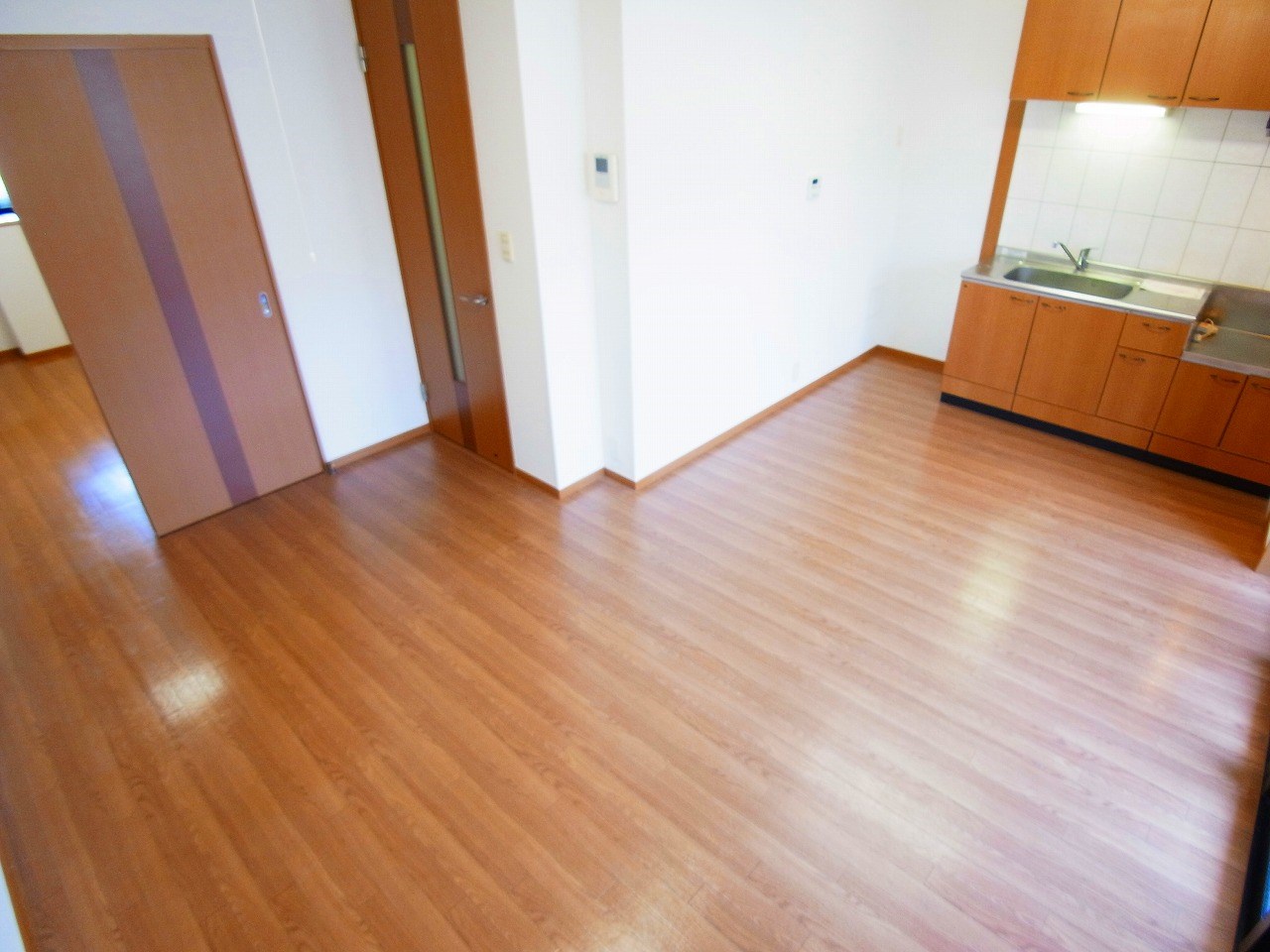 クレメント駒木C リビング