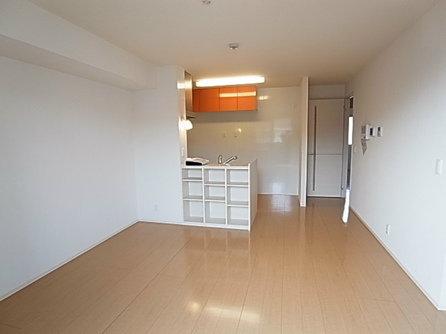 ルーエＡ リビング