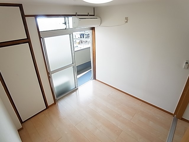 関原ロイヤルハイツⅠ ベッドルーム