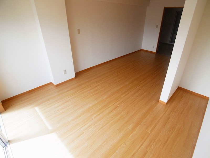 スドウビル リビング