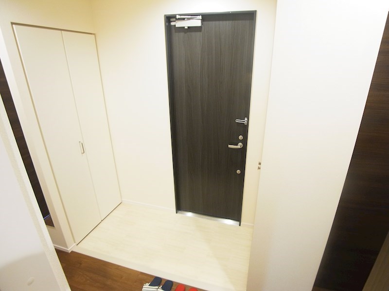 クレアーレ　Ａ棟 玄関