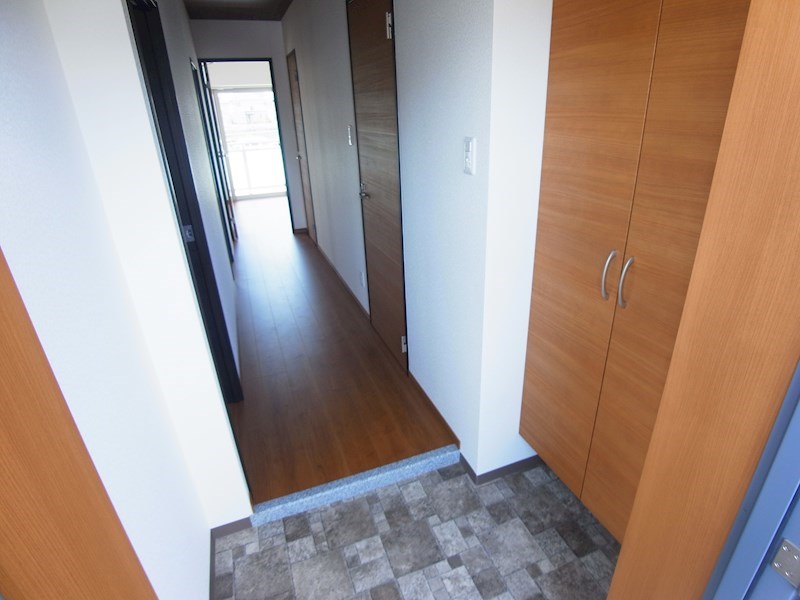 ベルフルール弐番館 玄関