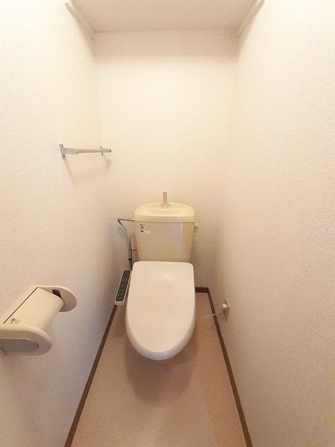 クレディ・コマＡ その他1