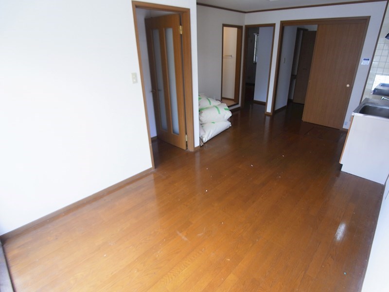 クレディ・コマＡ リビング