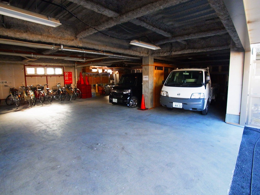 リヴェールタワー綾瀬 駐車場
