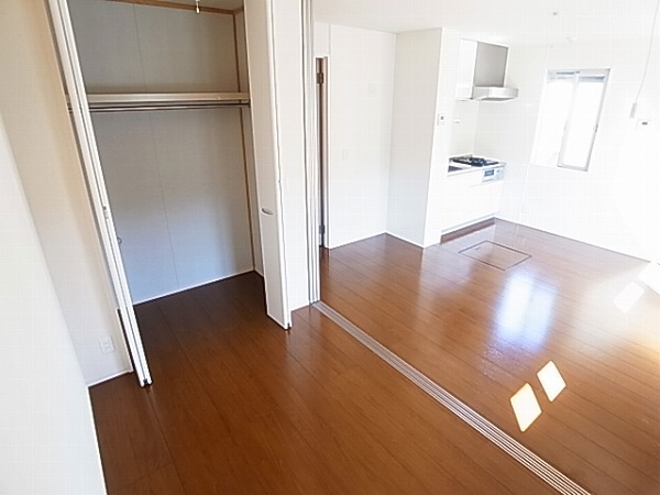 リ・サクラA・B ベッドルーム