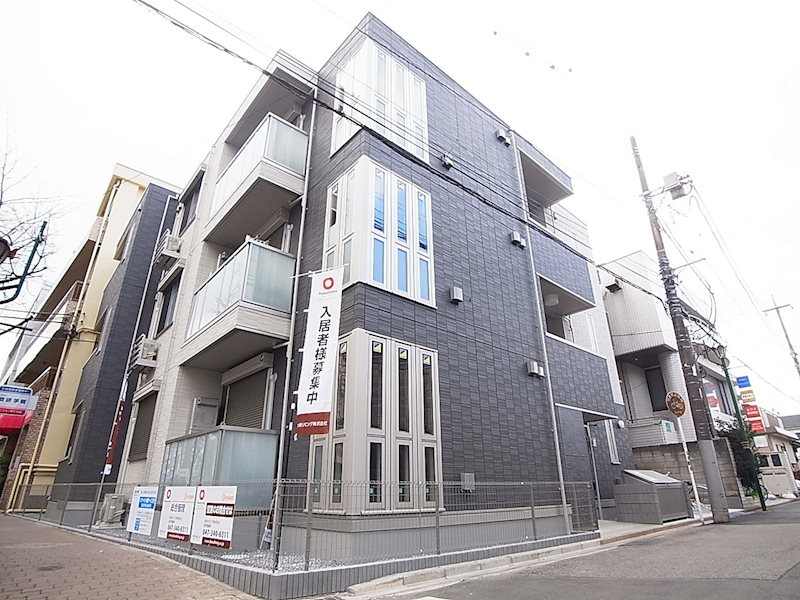 ラ・ベルデュール 302号室 外観