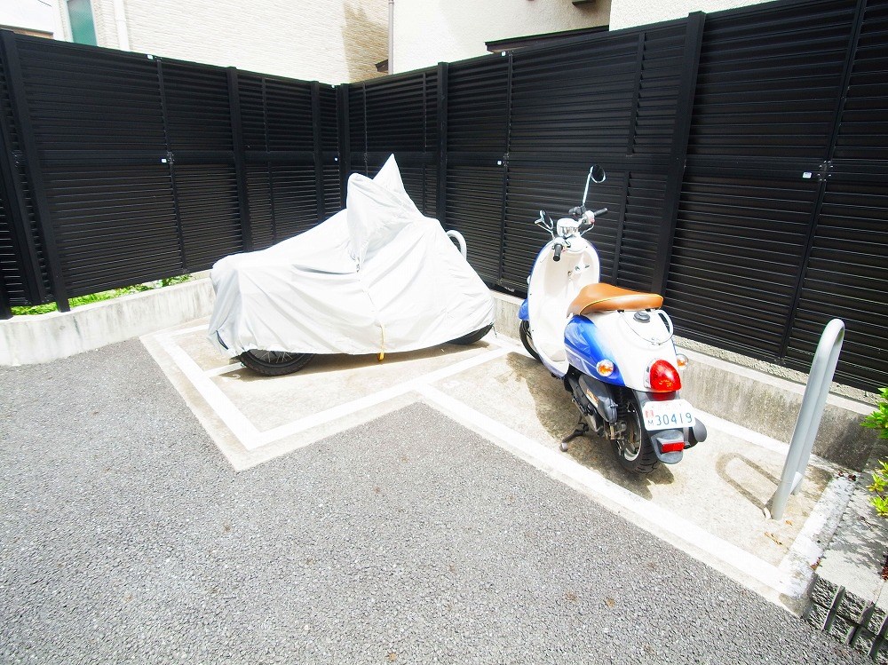 ジュイールパルフェ西新井 駐車場