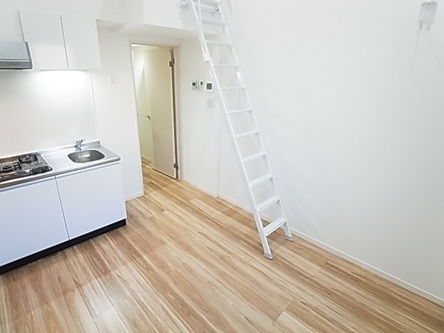 プレミアハイツ六町 リビング