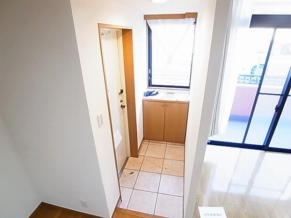 ルネスシーナ 玄関