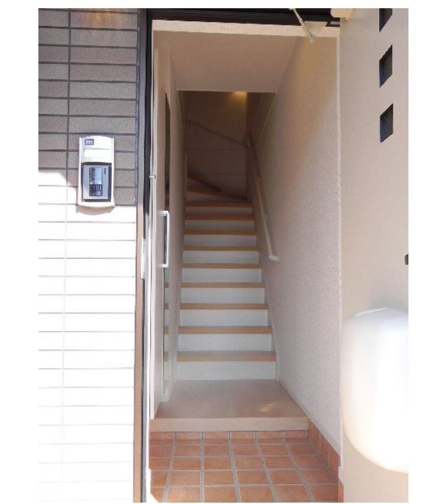 プランドール　弐番館 玄関