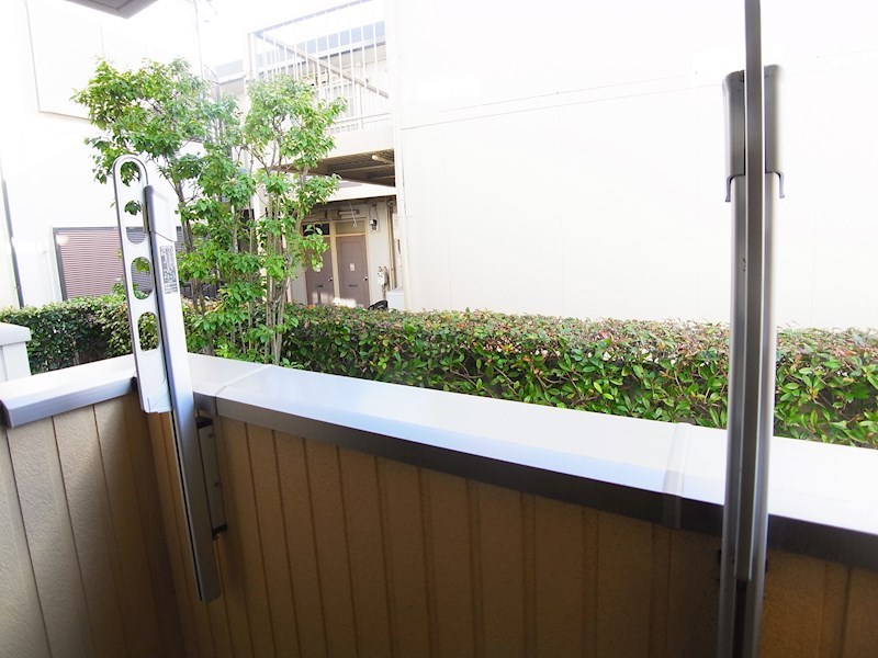 ＡＤＯＮＩＳ　ＨＯＵＳＥ ベランダ