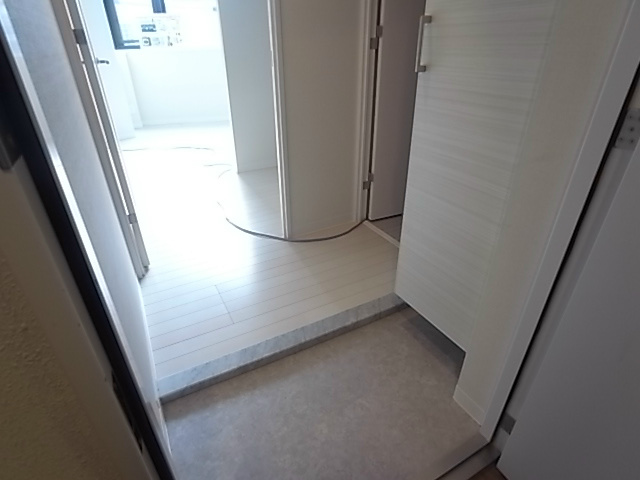 エンデュランス松戸 玄関