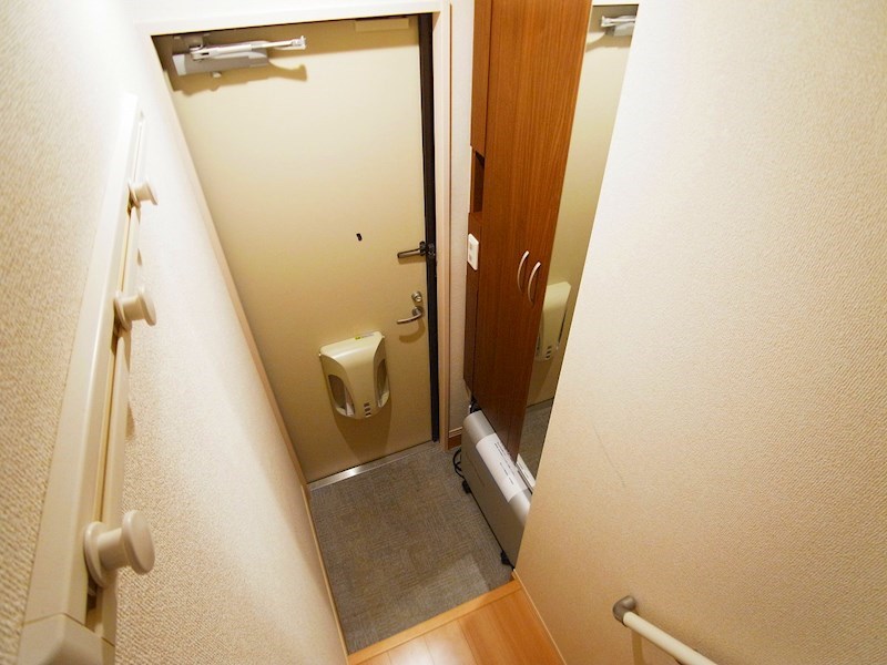 ボナール(千駄堀） 玄関