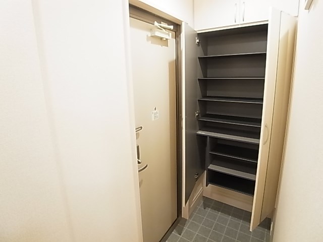 ラピュタ　ウイングス 玄関