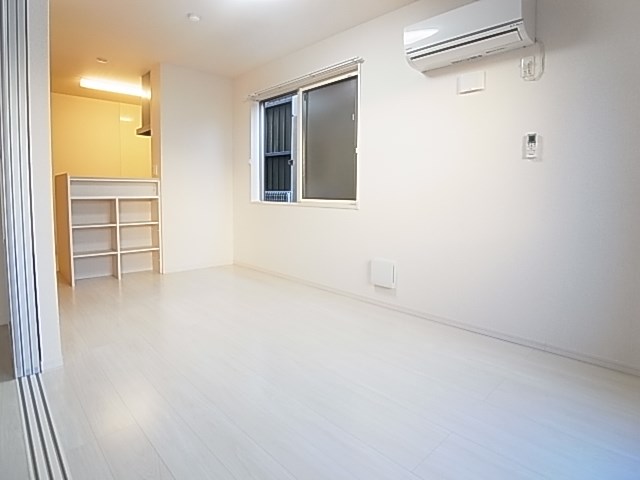 ラピュタ　ウイングス リビング