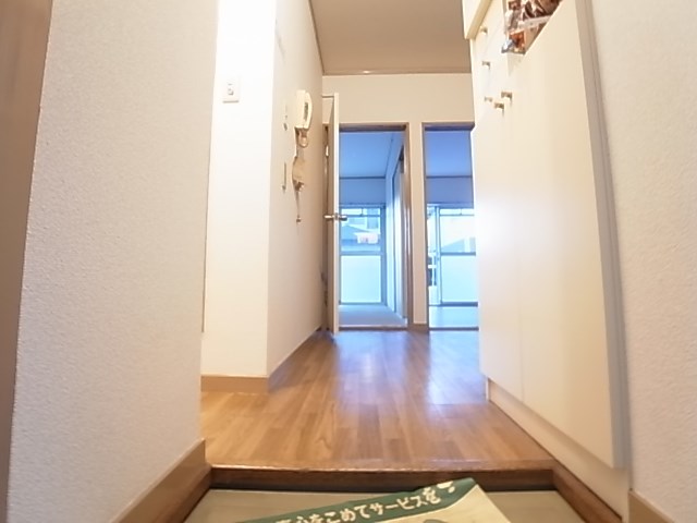 エステートピア堀内２  玄関