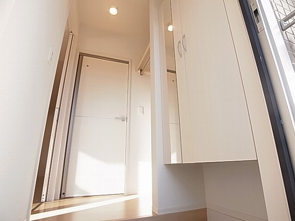 ウィルビューＦ 玄関