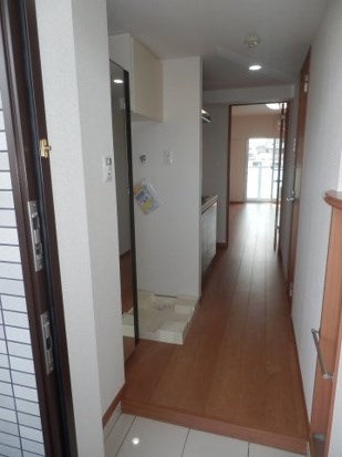 グランフォース谷在家 玄関