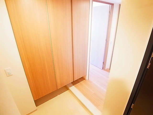 ライオンズタワー柏 玄関