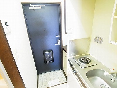 アルファネクスト上本郷 玄関