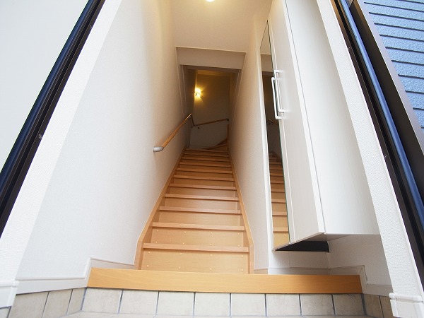 ノイクラール 玄関