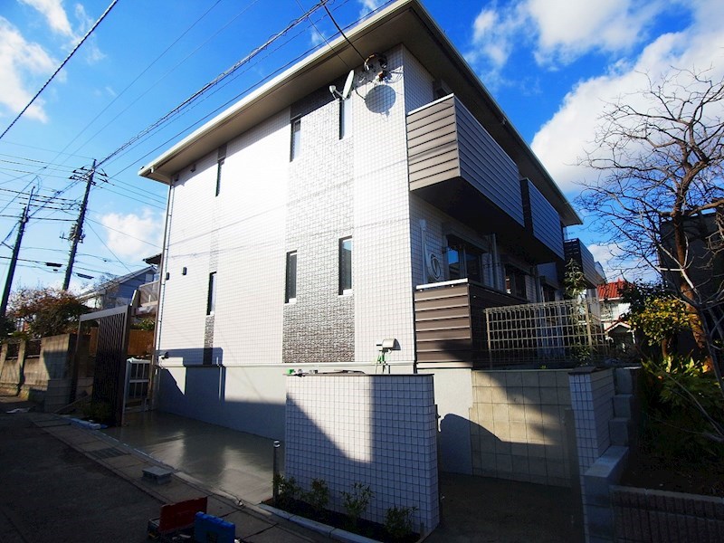 エマーブル青山台 202号室 外観