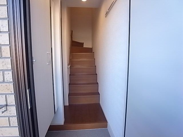 ボナール酒井根Ⅲ号棟 玄関