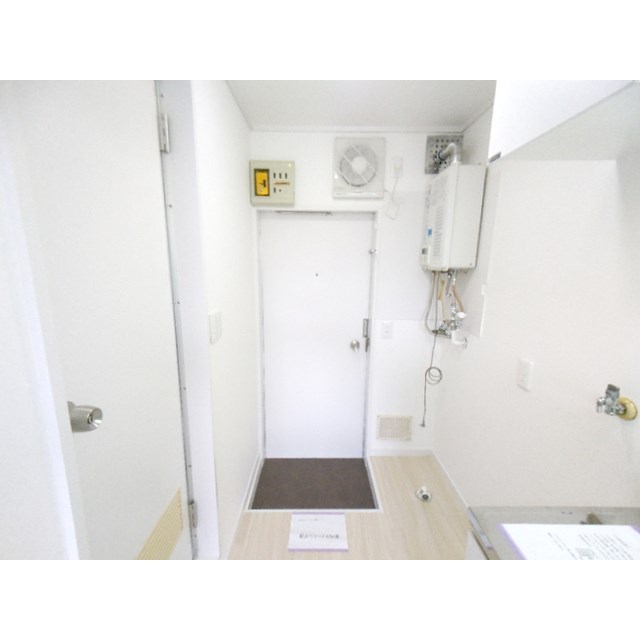 キャピタル八柱 玄関