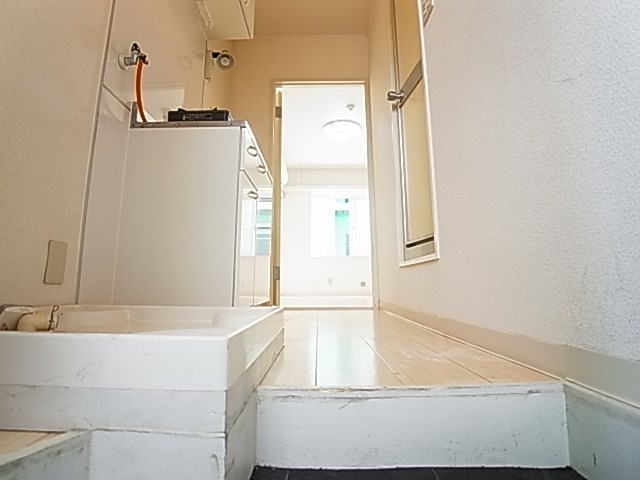 ミント大谷田Ａ 玄関