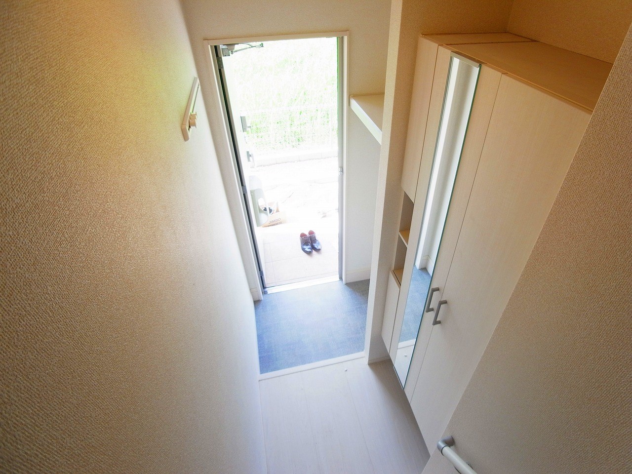 カーネリアン 玄関