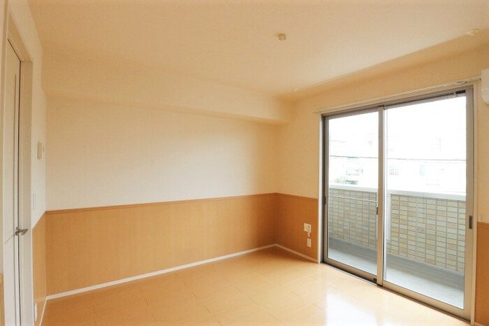 エヴァー リビング