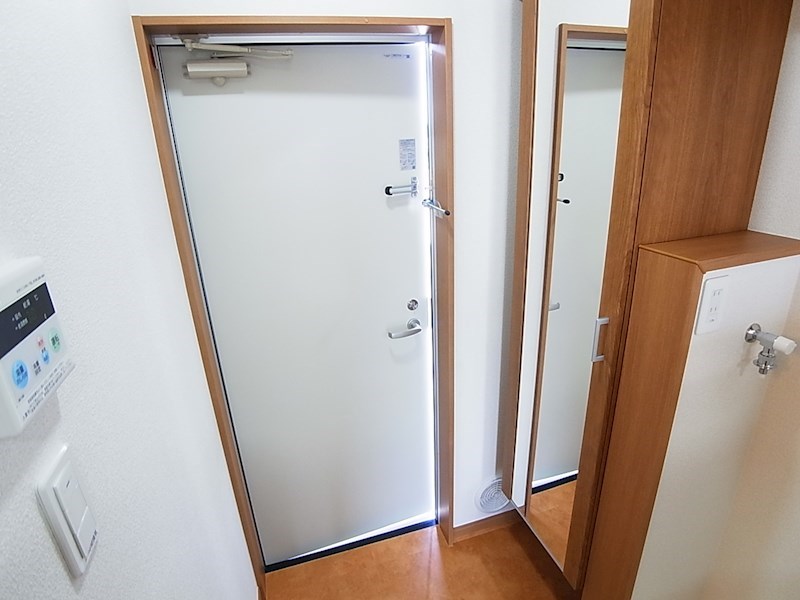 カスカーダ.  玄関