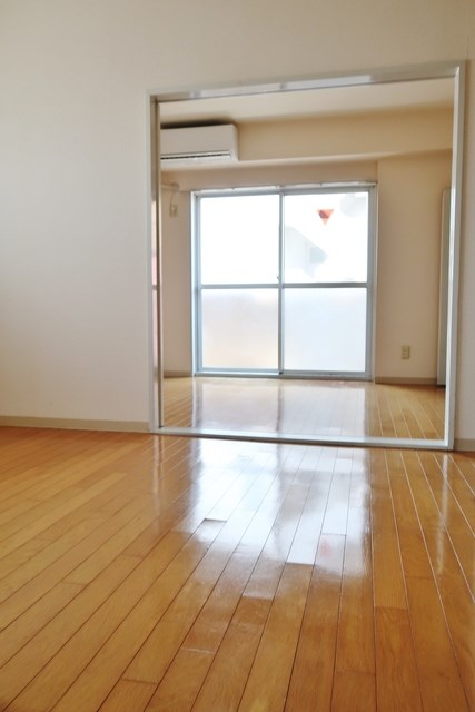 ワコーレルミエール三ノ輪 リビング