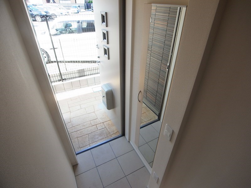 epicharis～エピカリス～ 玄関