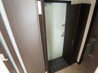 CREW HOUSE 東松戸 玄関